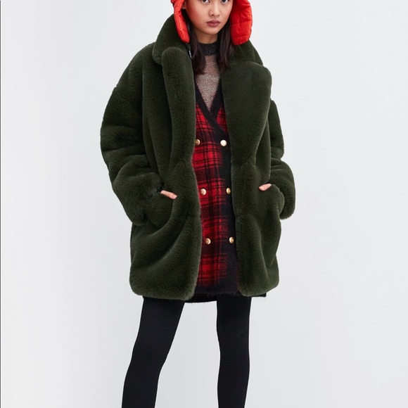 Zara Jackets & Blazers - Faux fur coat green